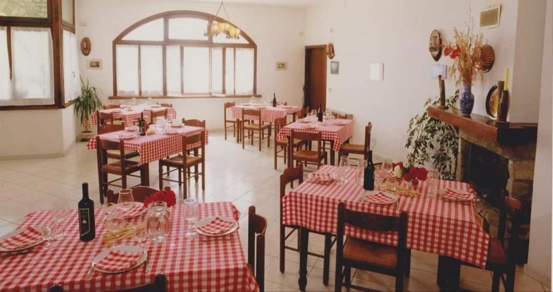 הוילה Serravalle delle Langhe Az. Agr. Cascina Castellera מראה חיצוני תמונה